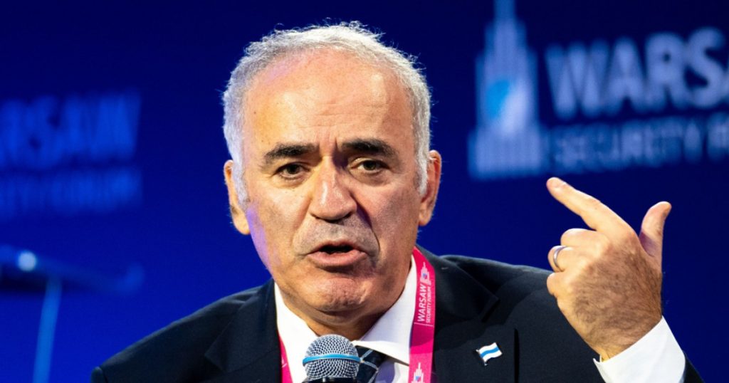 Amenințări la adresa libertății de exprimare: Planul Kremlinului de a elimina voci opoziționiste precum Garry Kasparov